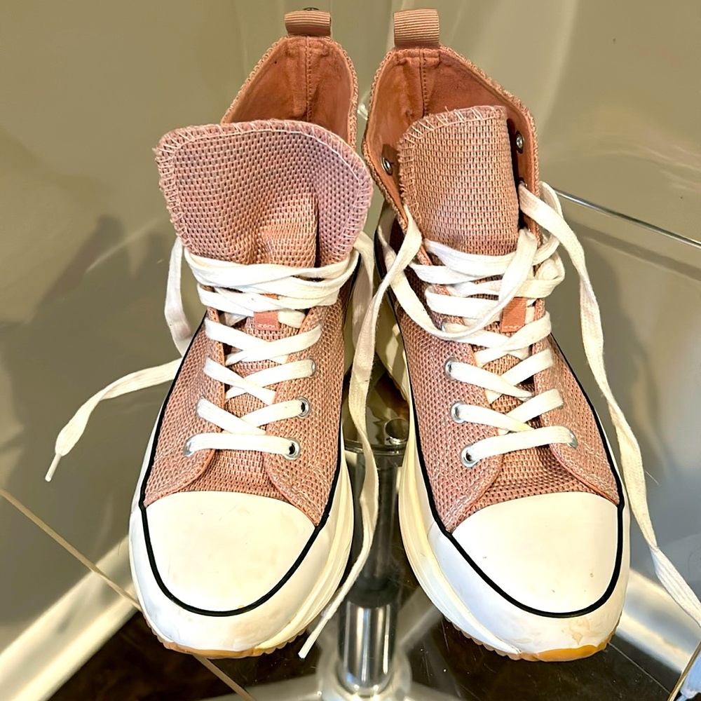 Platform basketball high top sneakers